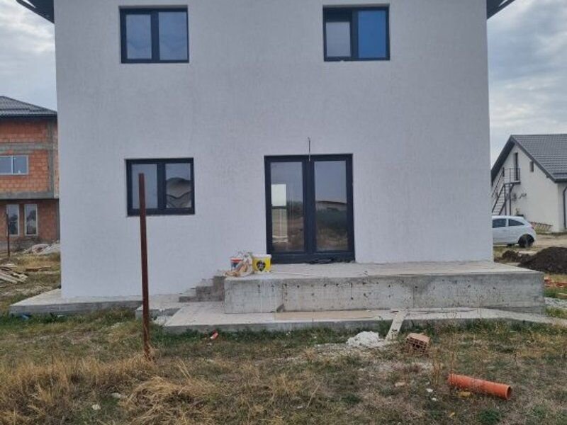 Ilfov vila semifinisata 4cam/3bai/ incalzire pardos-pompa caldura/com.Berceni