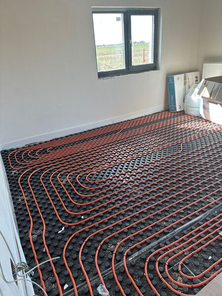 Ilfov vila semifinisata 4cam/3bai/ incalzire pardos-pompa caldura/com.Berceni