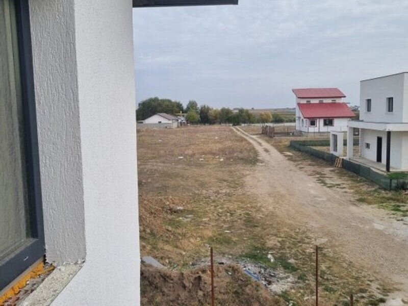 Ilfov vila semifinisata 4cam/3bai/ incalzire pardos-pompa caldura/com.Berceni