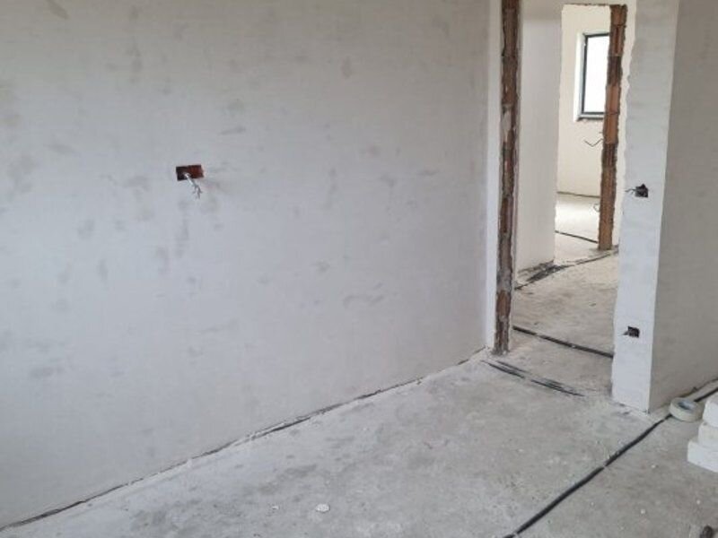 Ilfov vila semifinisata 4cam/3bai/ incalzire pardos-pompa caldura/com.Berceni